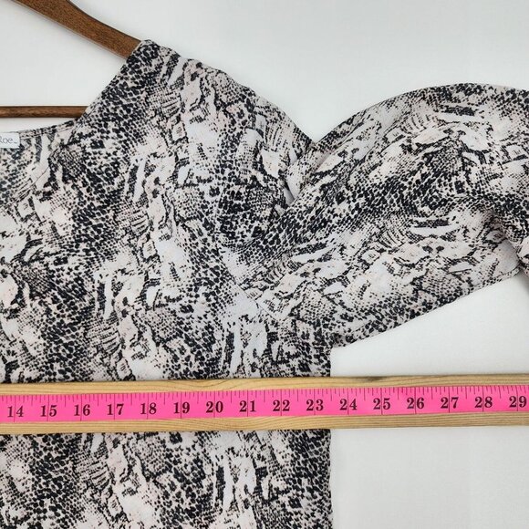 Ophelia‎ Roe Womens Snakeskin Ruffle Tunic Top Size 1X Bell Sleeve Pink Black - Picture 10 of 13